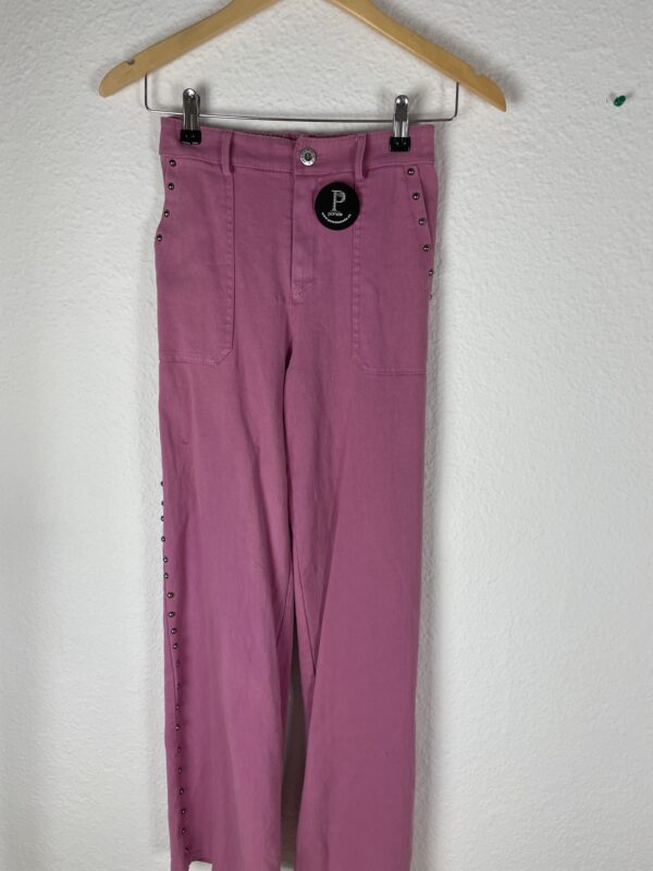 PANTALON CIRUELA TACHUELAS