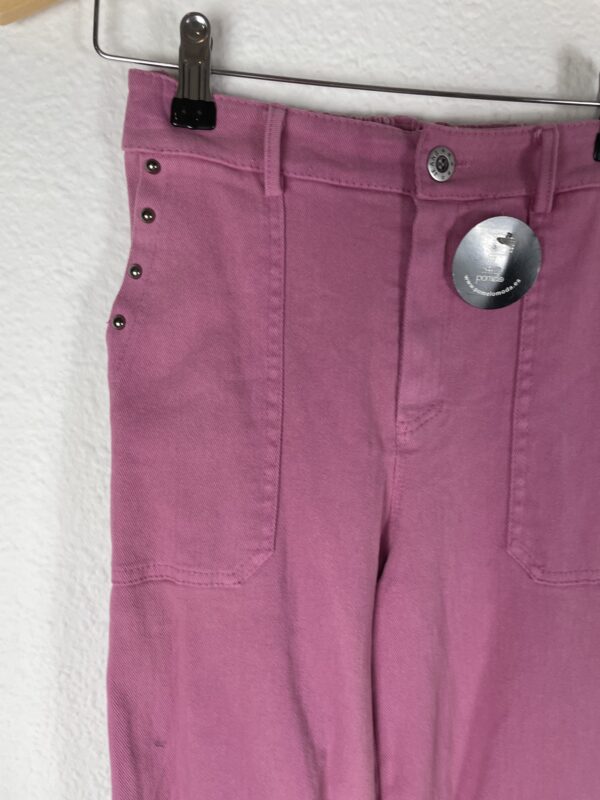 PANTALON CIRUELA TACHUELAS - Imagen 2