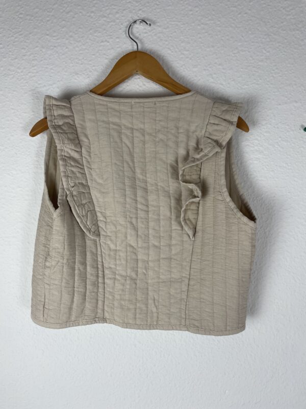 CHALECO BEIG VOLANTES - Imagen 3