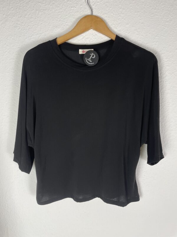 CAMISETA NEGRA PUNTO DE SEDA