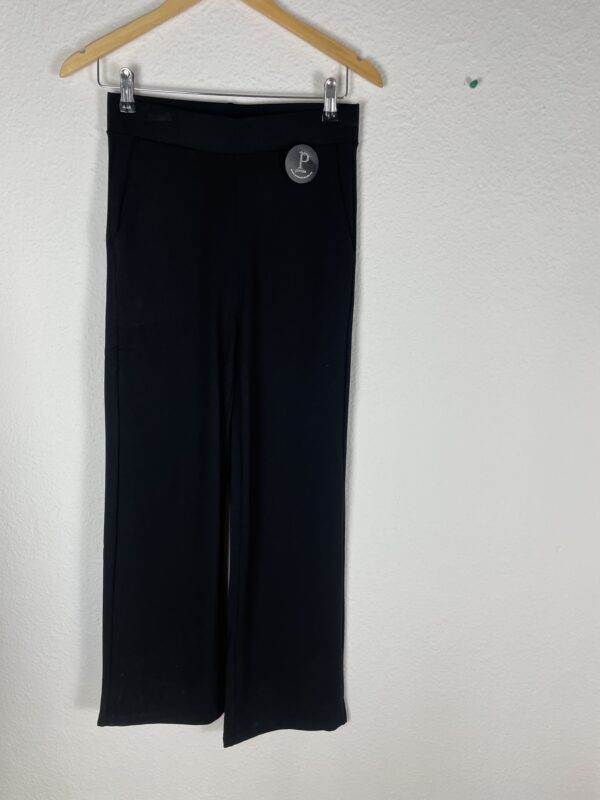PANTALON NEGRO PUNTO