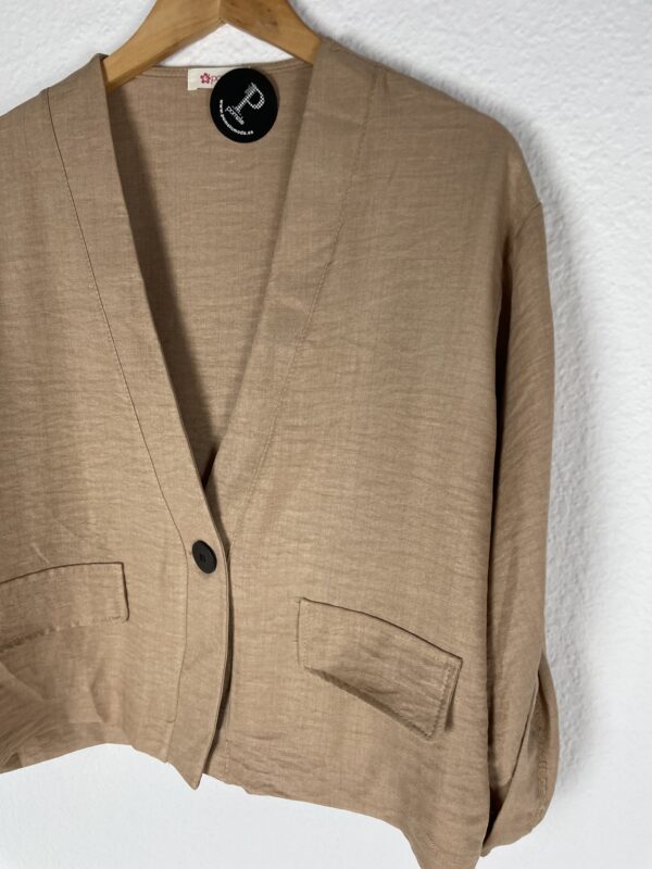 CHAQUETA BEIGBOLSILLOS - Imagen 2