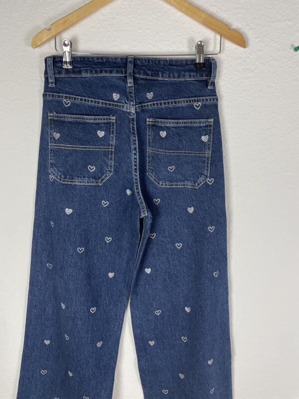 PANTALON VAQUERO CORAZONES BRILLI - Imagen 2