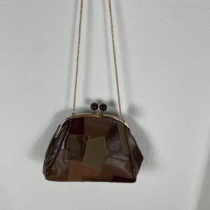 BOLSO MARRON BROCHE BOTONES
