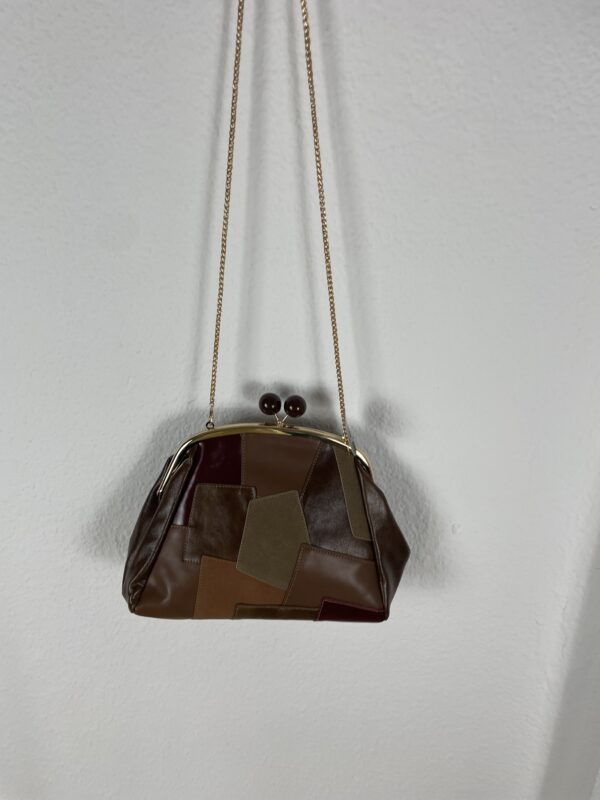 BOLSO MARRON BROCHE BOTONES