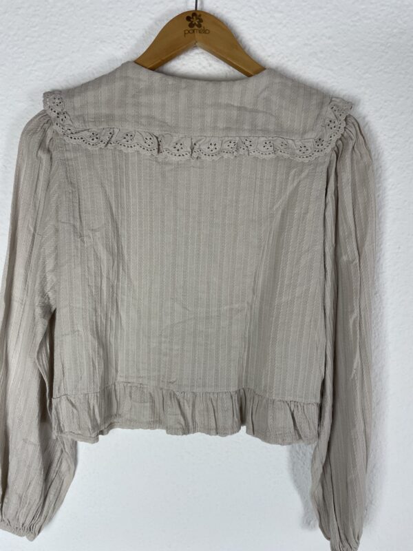CAMISA BEIG CUELLO BLONDA - Imagen 2