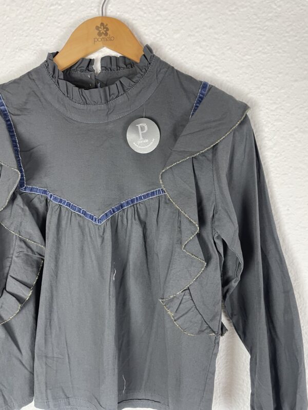 CAMISA VOLANTES GRIS - Imagen 2