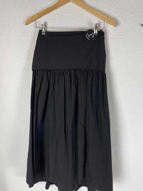 FALDA COTILLA NEGRA