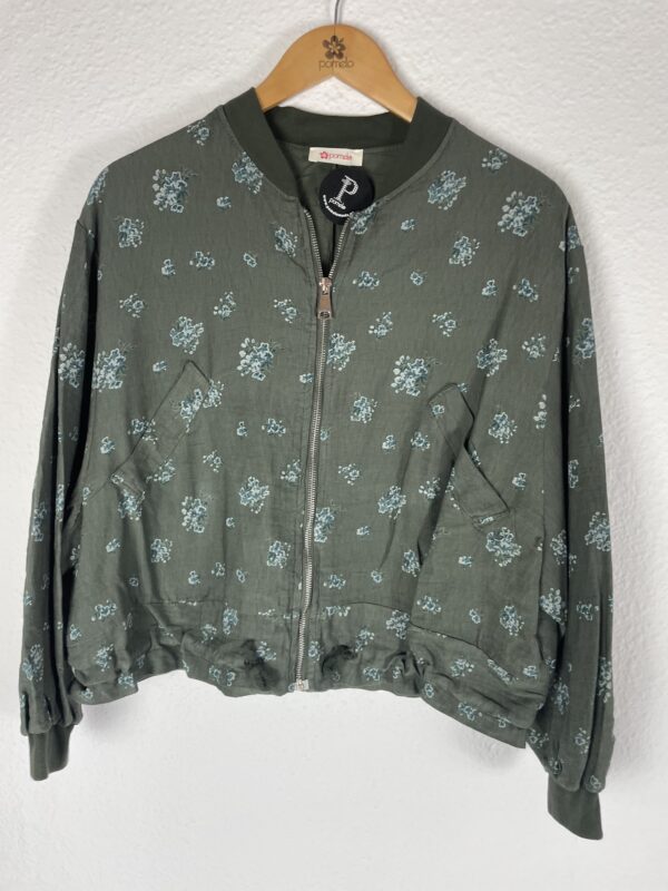 CHAQUETA VERDE FLORECILLAS