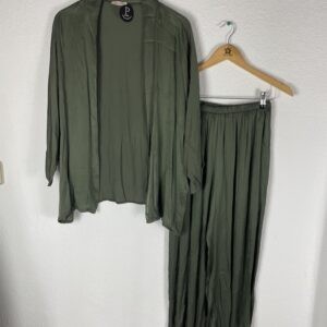 CONJUNTO SATINADO VERDE