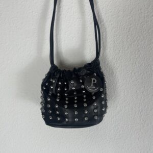 BOMBONERA NEGRA TACHUELAS