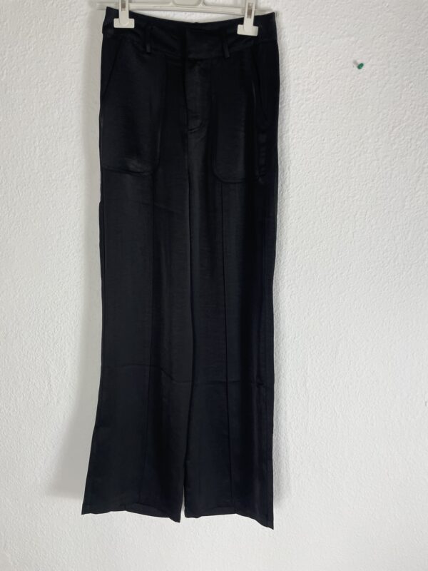 PANTALON NEGRO SATINADO - Imagen 2