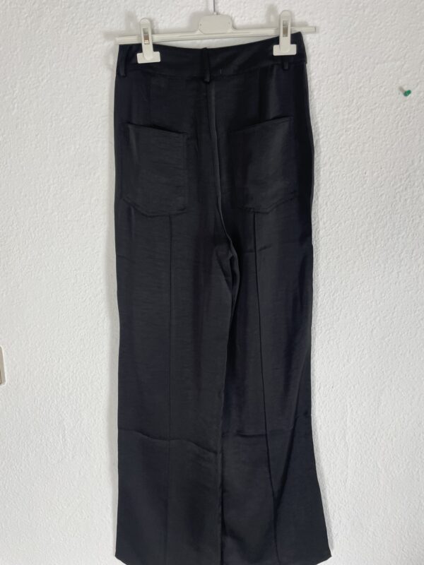 PANTALON NEGRO SATINADO