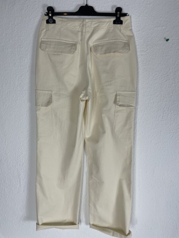 PANTALON CARGO BEIG - Imagen 3
