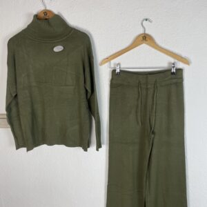 CONJUNTO PANTALÓN Y JERSEYS LANA VERDE