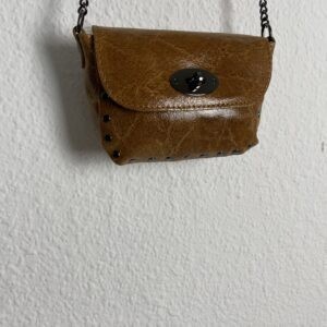 BOLSO TACHUELAS CAMEL