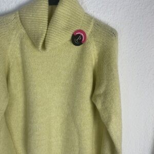 JERSEYS CUELLO ALTO BRILLITO AMARILLO