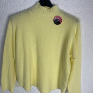 JERSEYRS AMARILLO CUELLO ALTO
