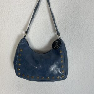 BOLSO PIEL TACHUELAS AZUL