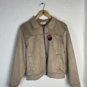 CAZADORA TACHUELAS BEIG