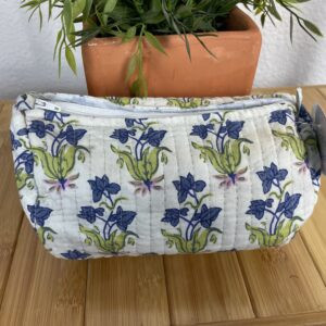 NECESER PEQUEÑO FLORECILLAS