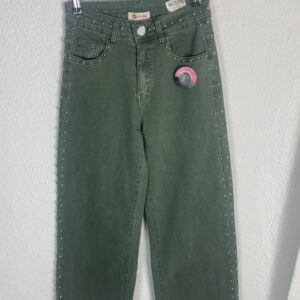 PANTALÓN VERDE TACHUELAS