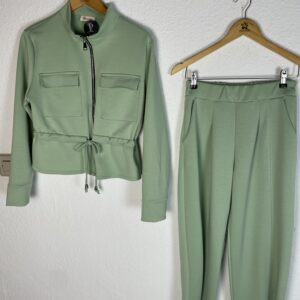 CONJUNTO PUNTO CHAQUETA PANTALON RECOGIDO VERDE