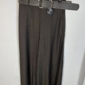 PANTALÓN MARRÓN CON CINTURON RECTO