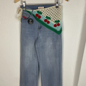 PANTALÓN CEREZAS BORDADAS CON PAÑOLETA DE CROCHET