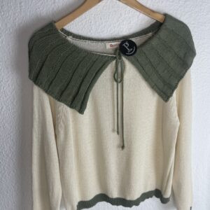 JERSEYS BEIG CUELLO PLISADO EN VERDE