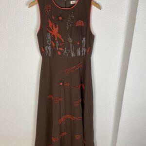 VESTIDO MARRON DETALLES DE BOLITAS