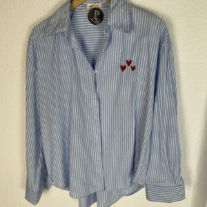 CAMISA RAYASCORAZONES BORDADA