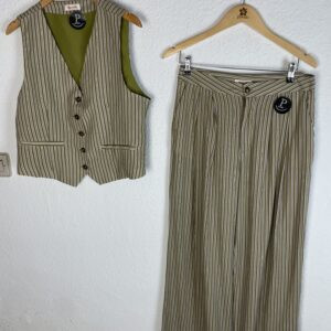 CONJUNTO RAYAS CHALECO Y PANTALON