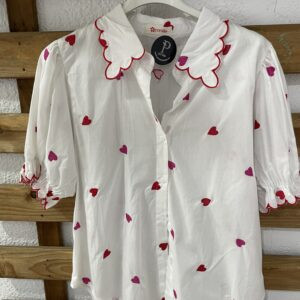 CAMISA MANGA CORTA CORAZONES BORDADOS