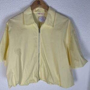 CHAQUETA MANGAS ABULLONA AMARILLA