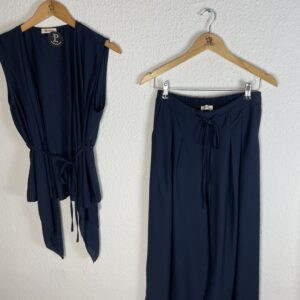 CONJUNTO CHALECO Y PANTALÓN MARINO